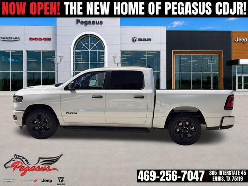 New 2026 RAM 1500 Express AWD/4WD image 3