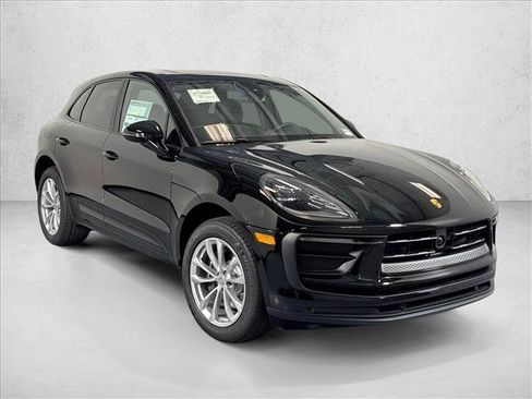 Used 2026 Porsche Macan AWD/4WD image 7