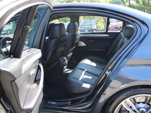 Used 2013 BMW M5 RWD image 25