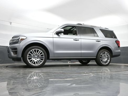 Used 2024 Ford Expedition Limited AWD/4WD image 45