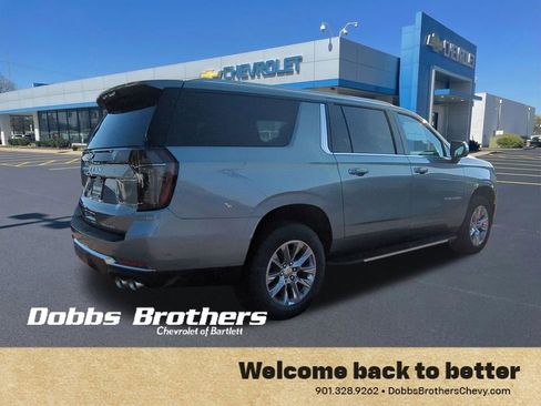 New 2026 Chevrolet Suburban Premier image 8