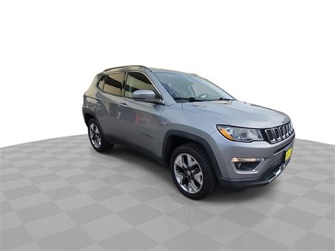 Used 2020 Jeep Compass Limited image 2