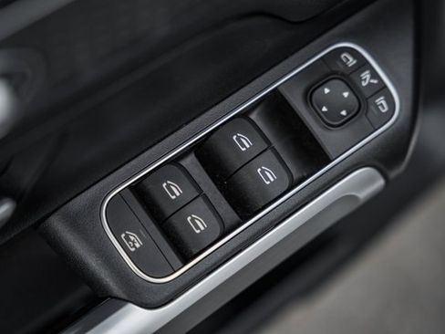 Certified 2024 Mercedes-Benz GLB 250 4MATIC w/ Winter Heating Package image 38