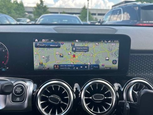 Used 2024 Mercedes-Benz GLB 250 image 21