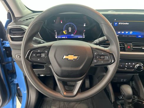 Used 2024 Chevrolet TrailBlazer LT w/ Driver Confidence Package AWD/4WD image 11