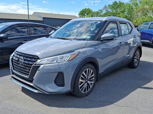 Certified 2021 Nissan Kicks SV FWD image 2