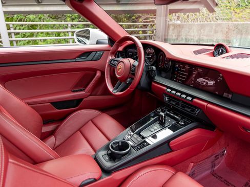Certified 2024 Porsche 911 Targa 4 GTS AWD/4WD image 50