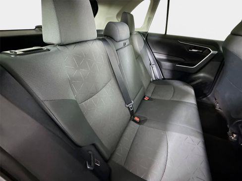 Used 2020 Toyota RAV4 XLE w/ Convenience Package FWD image 27