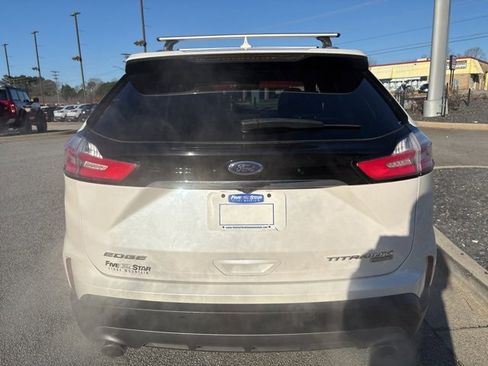 Certified 2019 Ford Edge Titanium image 7