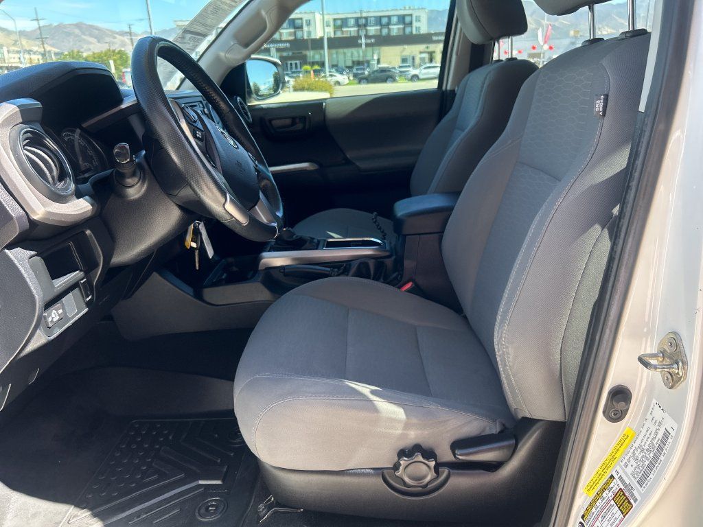 Certified 2017 Toyota Tacoma SR5 w/ Tow Package RWD image 9
