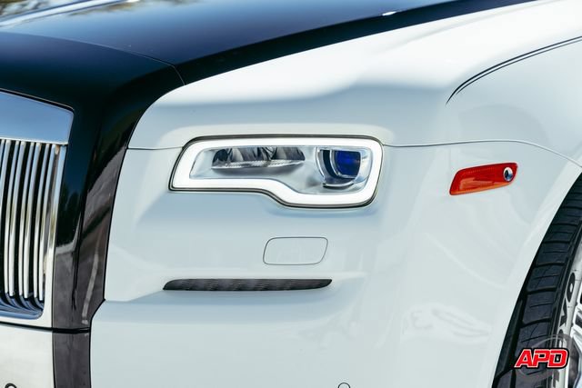 Used 2017 Rolls-Royce Ghost RWD image 56