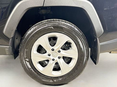 Certified 2025 Toyota RAV4 LE image 27