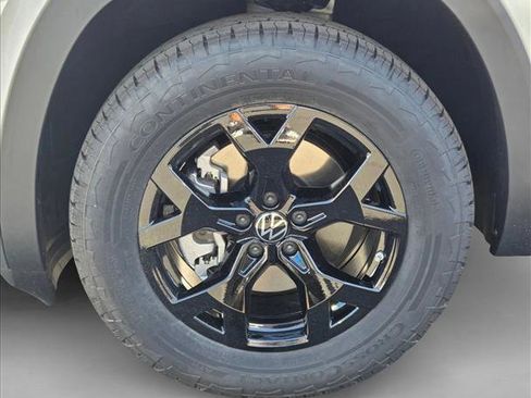 New 2026 Volkswagen Atlas Peak Edition image 10