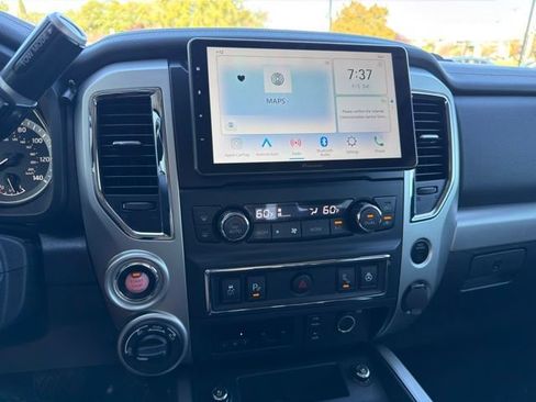 Used 2018 Nissan Titan PRO-4X w/ Pro-4x Convenience Package AWD/4WD image 23