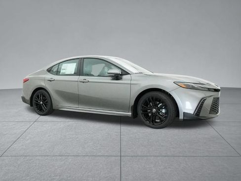 Used 2026 Toyota Camry SE FWD image 32