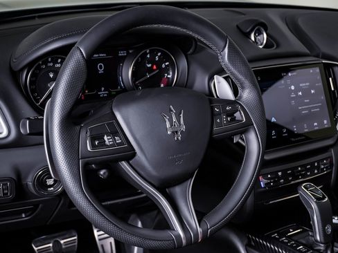 Used 2024 Maserati Ghibli Trofeo image 24