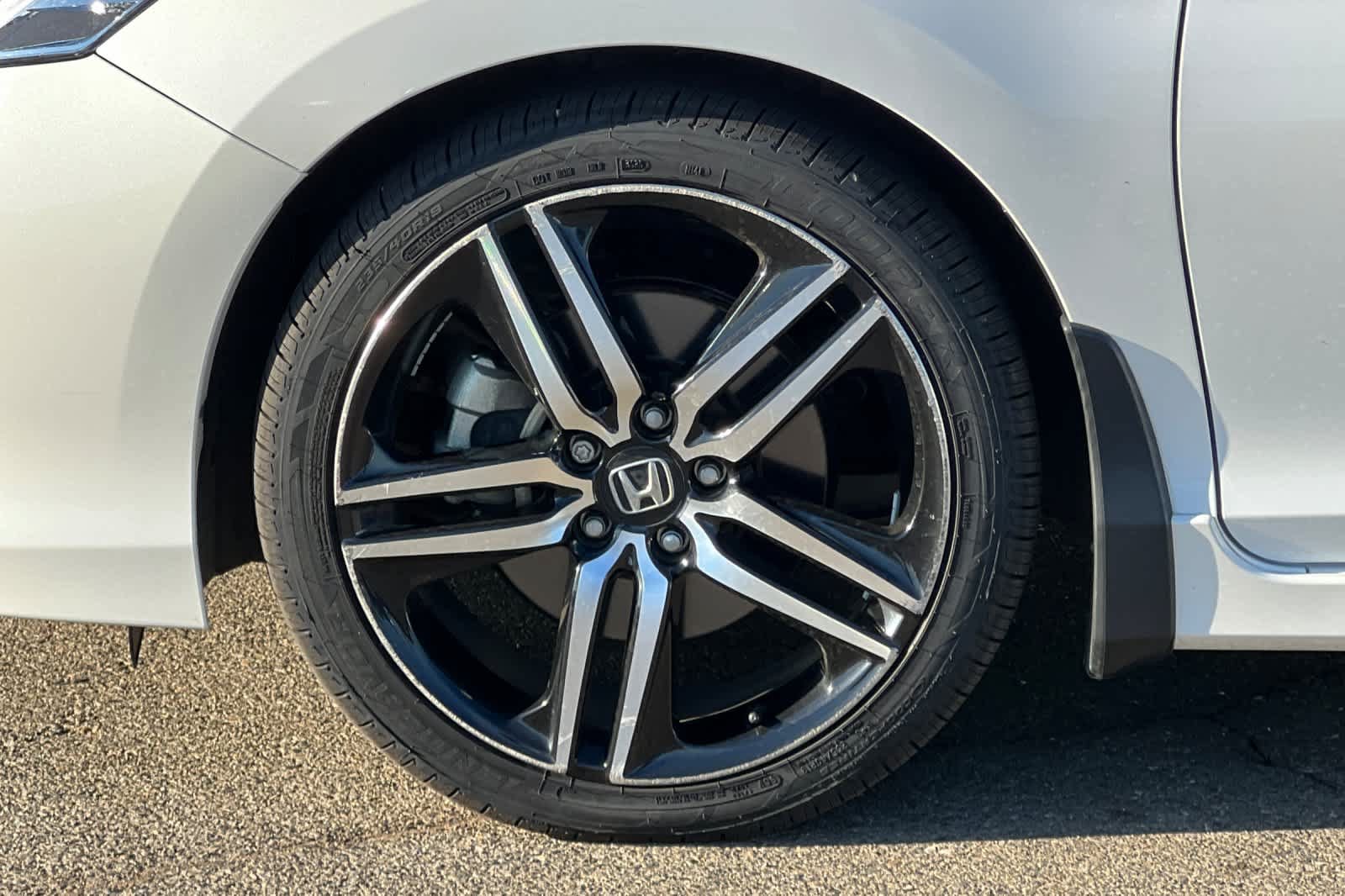 Used 2017 Honda Accord Touring image 13