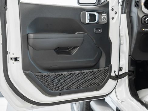 New 2026 Jeep Gladiator Sport AWD/4WD image 39