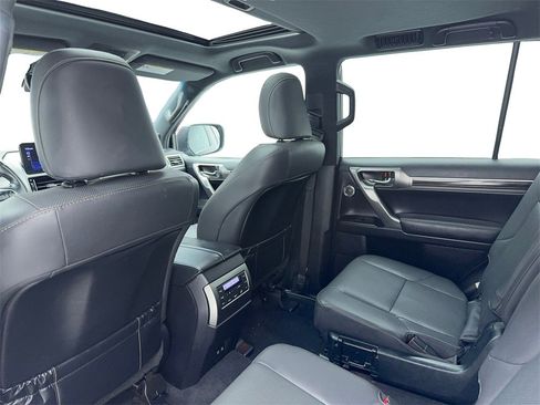 Used 2023 Lexus GX 460 Premium w/ Accessory Package image 39