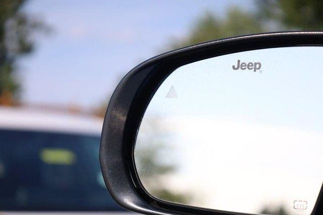 Used 2025 Jeep Compass Trailhawk w/ Trailer Tow Group AWD/4WD image 19