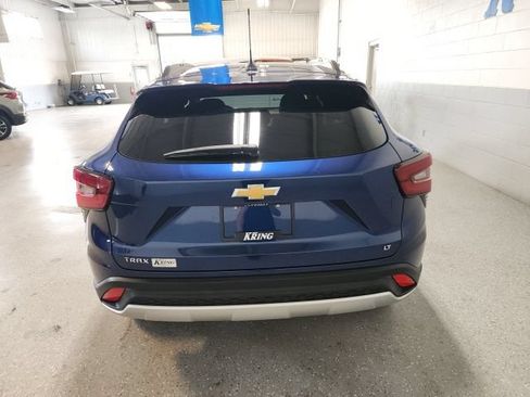 Used 2024 Chevrolet Trax LT FWD image 4