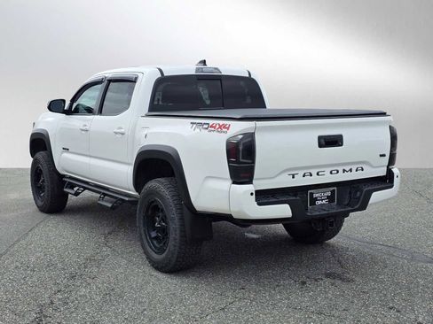 Used 2021 Toyota Tacoma TRD Off-Road w/ TRD Premium Off Road Package AWD/4WD image 5