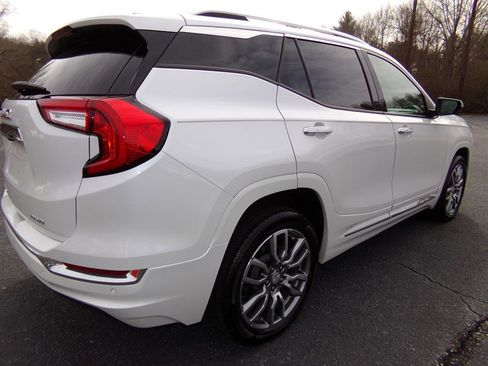 Used 2022 GMC Terrain Denali w/ Denali Premium Package image 8