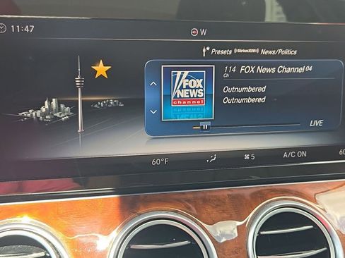 Used 2018 Mercedes-Benz E 300 image 24