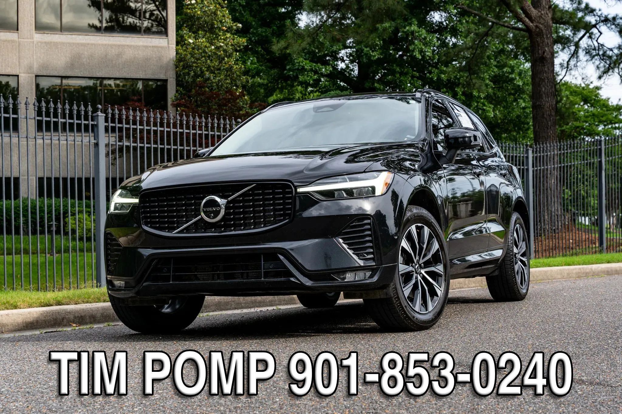 Used 2024 Volvo XC60 B5 Plus AWD/4WD image 2