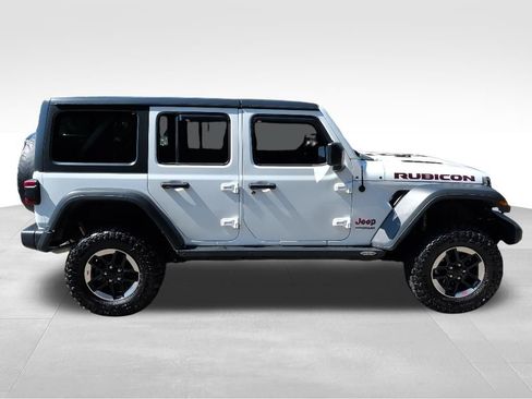 Used 2022 Jeep Wrangler Unlimited Rubicon w/ LED Lighting Group AWD/4WD image 6