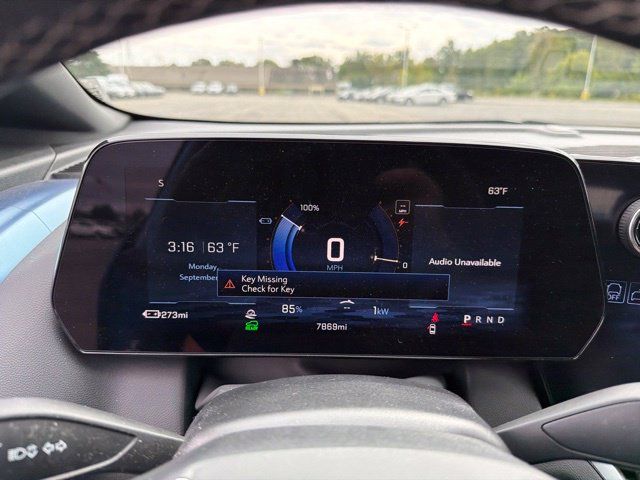Used 2024 Chevrolet Equinox EV LT FWD image 23