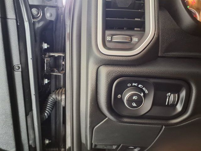 Used 2025 RAM 3500 Big Horn AWD/4WD image 19