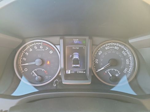 Used 2022 Toyota Tacoma TRD Off-Road image 26