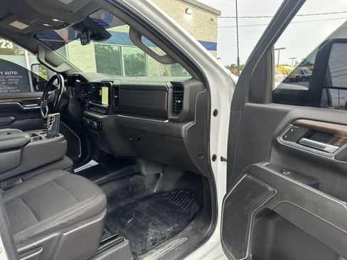 Used 2024 Chevrolet Silverado 2500 LT w/ Convenience Package AWD/4WD image 10
