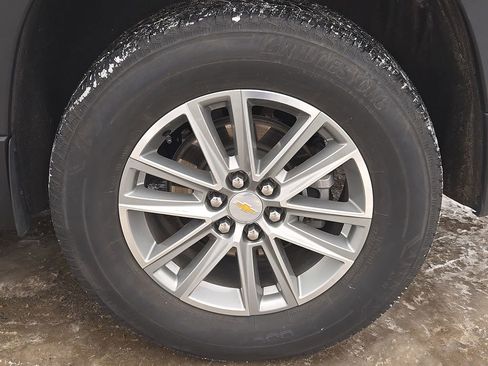 Used 2023 Chevrolet Traverse LT image 12