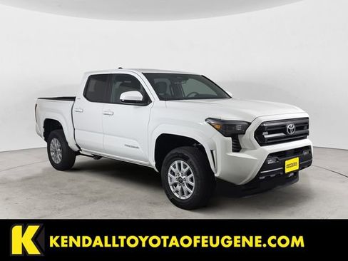 Certified 2025 Toyota Tacoma SR5 w/ SR5 Upgrade Package AWD/4WD image 7