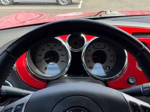 Used 2006 Pontiac Solstice Convertible w/ Premium Package RWD image 22