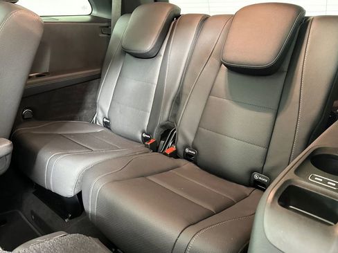 Certified 2025 Mercedes-Benz GLS 450 4MATIC image 17