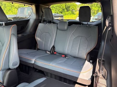 New 2027 Chrysler Pacifica Pinnacle AWD/4WD image 26