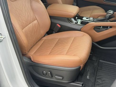 Used 2025 Kia Telluride AWD image 18