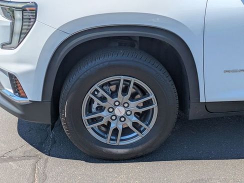 Certified 2025 GMC Acadia Elevation AWD/4WD image 9