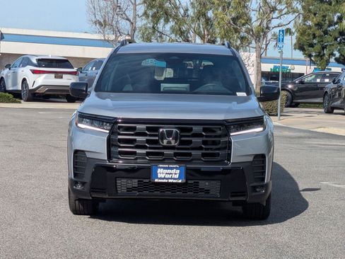 New 2026 Honda Pilot Sport image 2