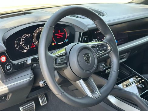New 2026 Porsche Cayenne Turbo image 9