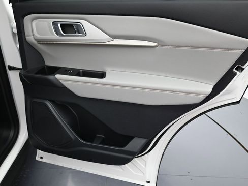 New 2026 Ford Explorer Active w/ Active Comfort Package RWD image 40