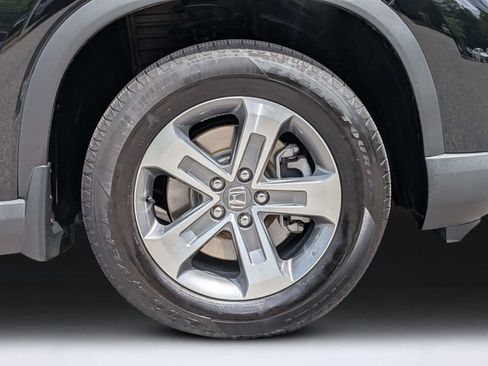 Used 2025 Honda Pilot EX-L image 11