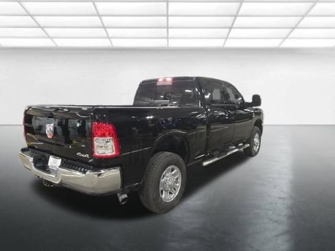 Used 2024 RAM 2500 Tradesman w/ Chrome Appearance Group image 5