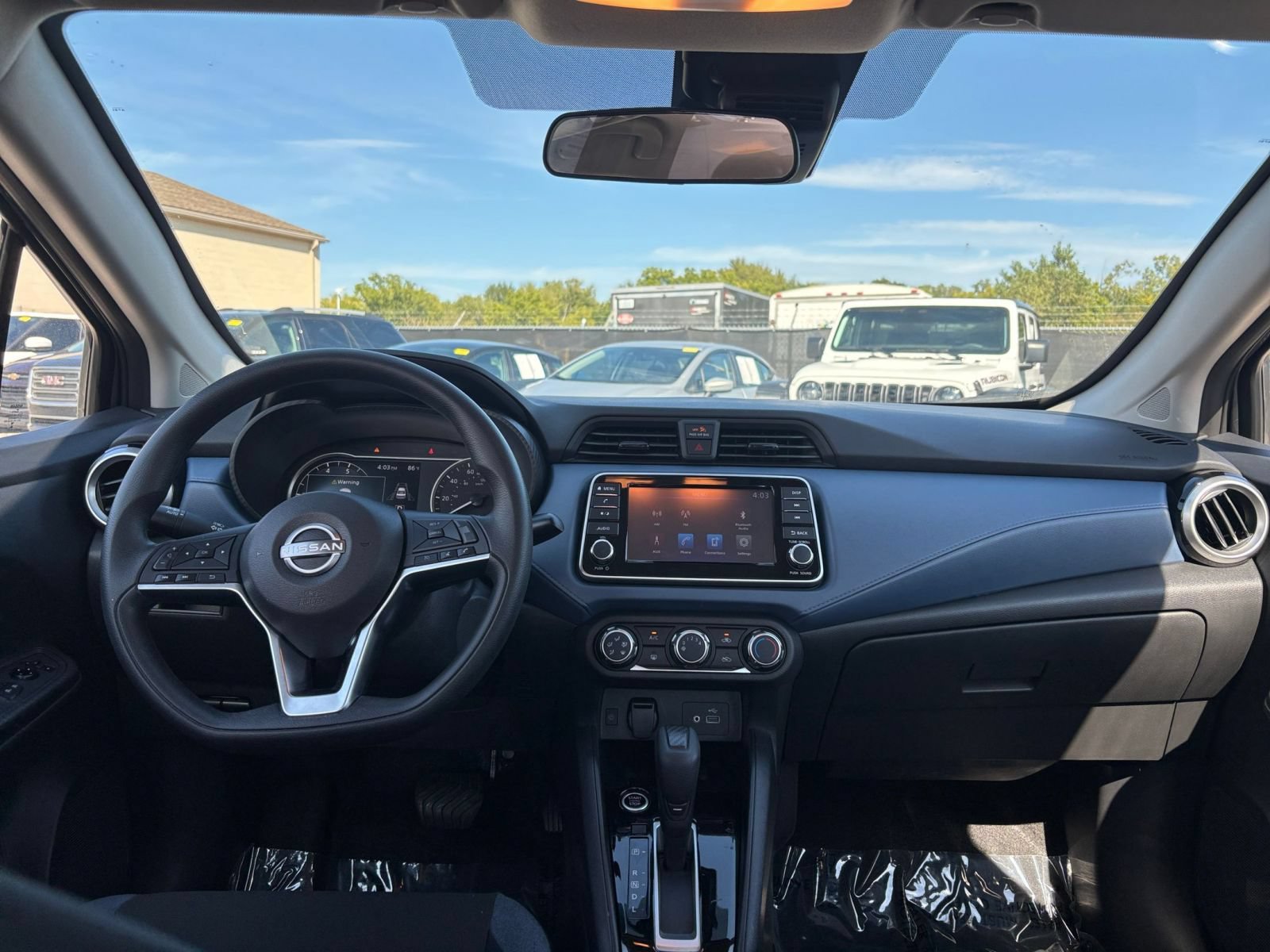 Used 2025 Nissan Versa SV FWD image 30