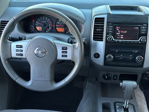 Used 2018 Nissan Frontier SV AWD/4WD image 14