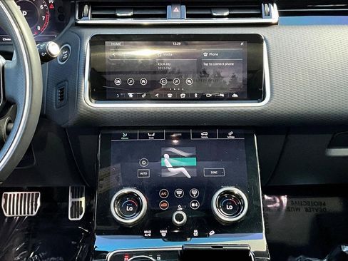 Used 2020 Land Rover Range Rover Velar R-Dynamic S image 31