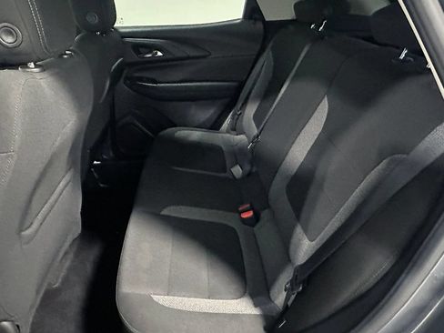 Used 2021 Chevrolet TrailBlazer LT w/ Driver Confidence Package FWD image 16